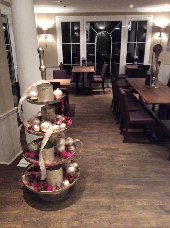 Landcafe Mit Mini Hotel Burgdorf Exteriör bild