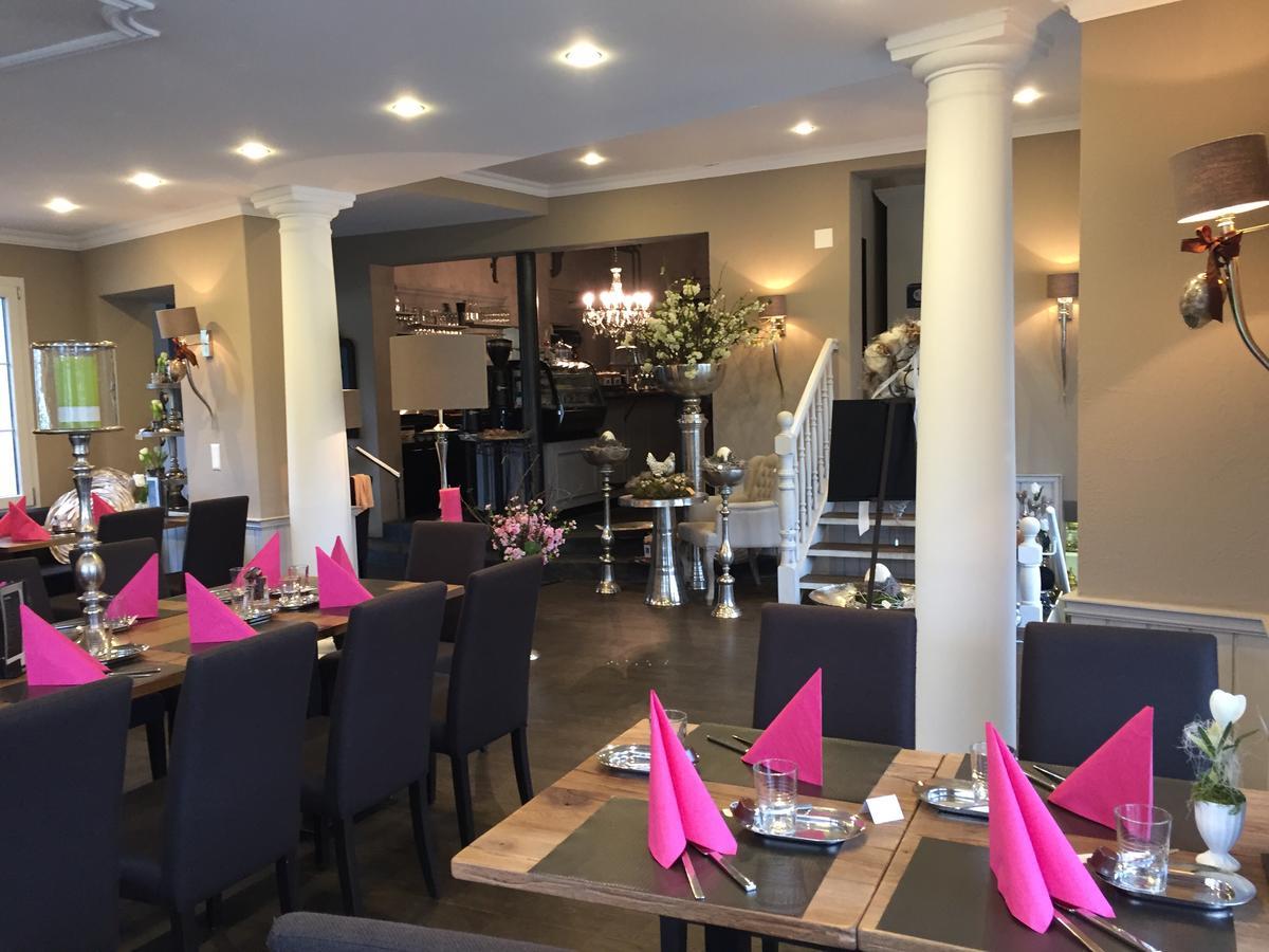 Landcafe Mit Mini Hotel Burgdorf Exteriör bild